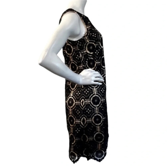 Eliza J Black Medallion Lace Crew Neck Sleeveless Knee Length Shift Dress Sz 4 - Picture 5 of 9